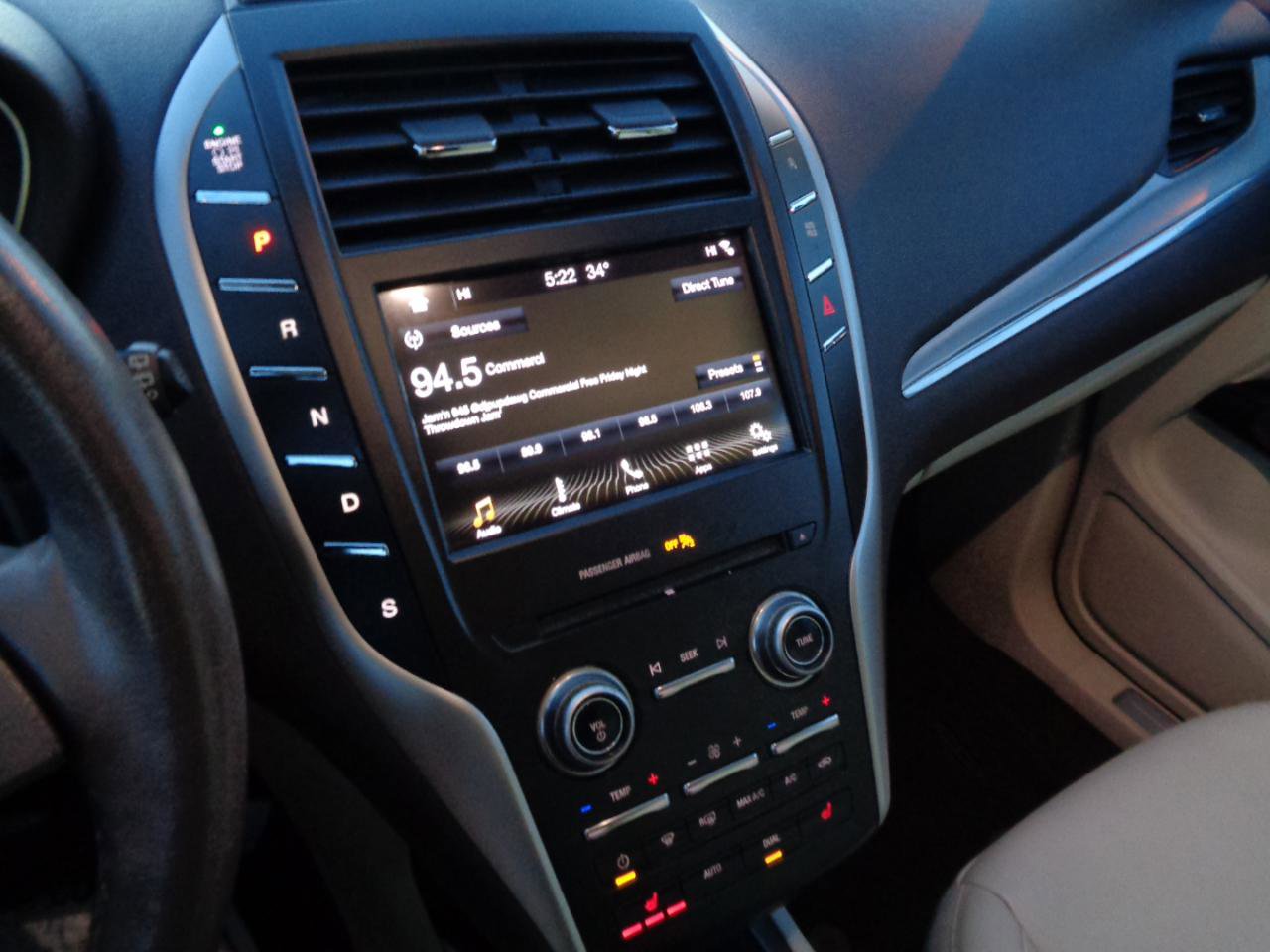 Used 2017 Lincoln MKC Premiere image 18