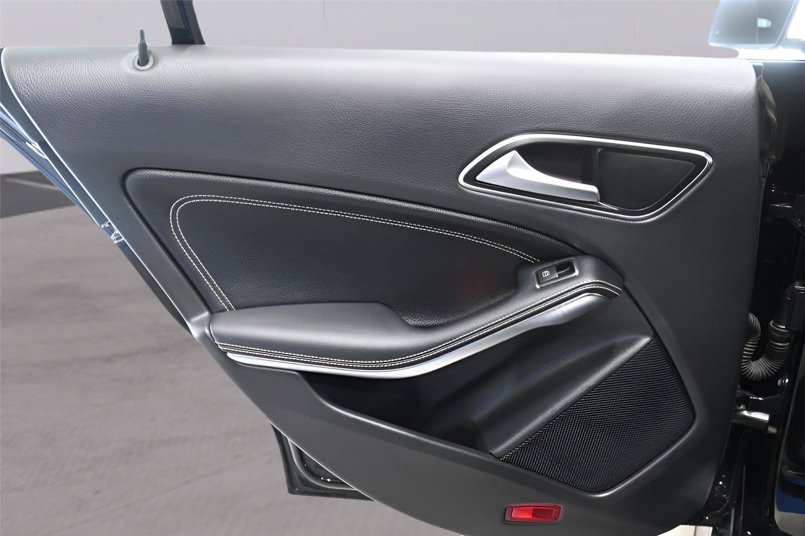 Used 2018 Mercedes-Benz CLA 250 image 15