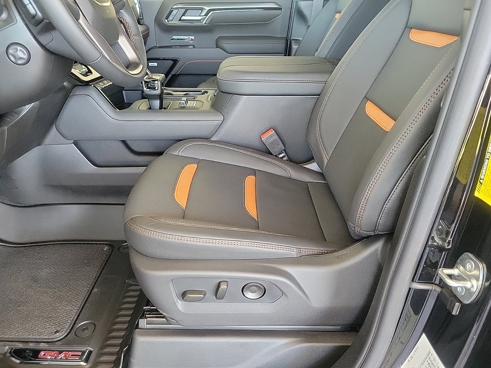 New 2026 GMC Sierra 1500 AT4 w/ Technology Package AWD/4WD image 11