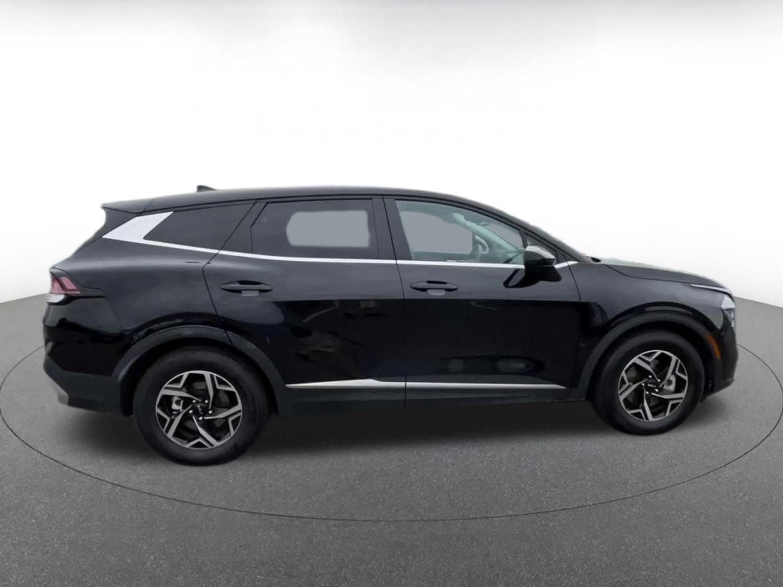 Used 2025 Kia Sportage LX FWD image 16