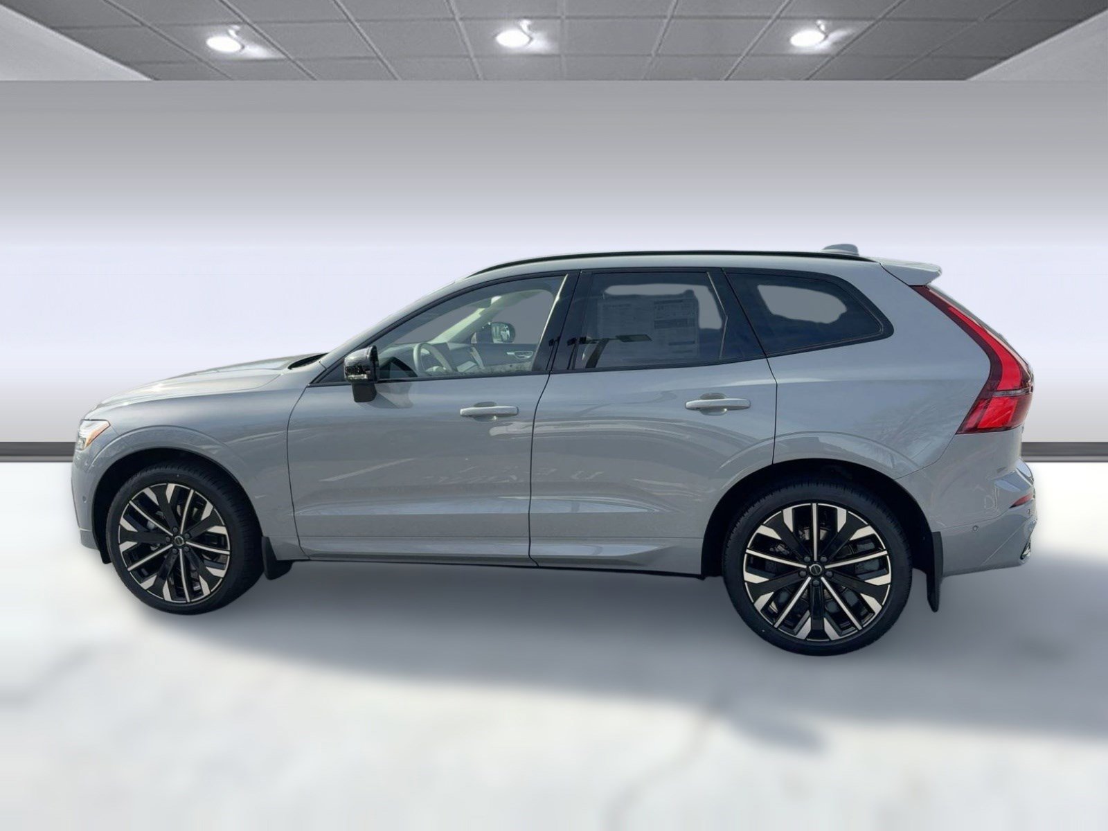 New 2026 Volvo XC60 B5 Ultra w/ Climate Package image 2