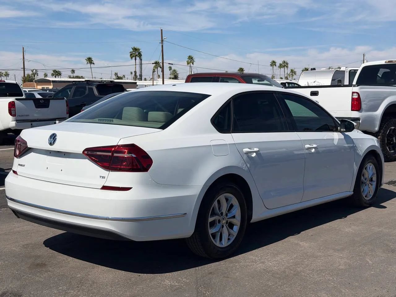 Used 2018 Volkswagen Passat 2.0T S FWD image 10