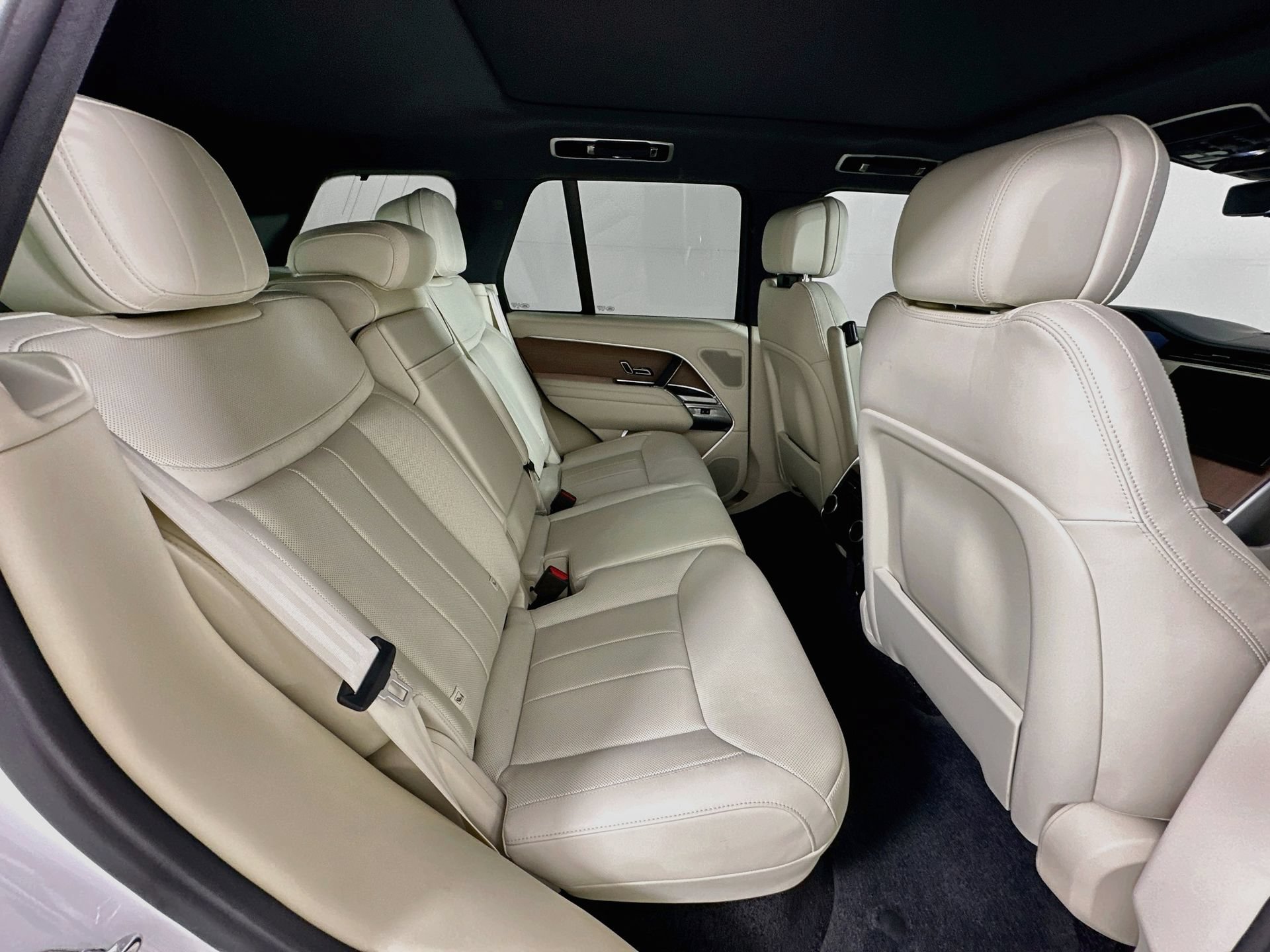 Used 2024 Land Rover Range Rover SE AWD/4WD image 29