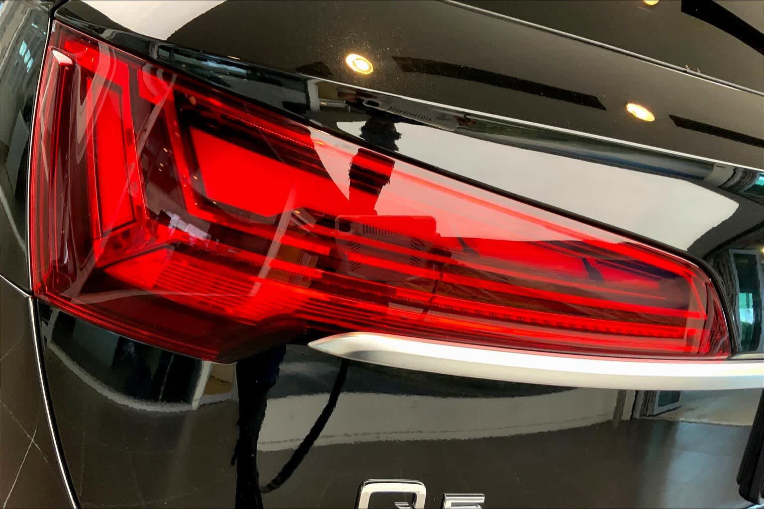 Used 2022 Audi Q5 2.0T Premium w/ Convenience Package AWD/4WD image 28