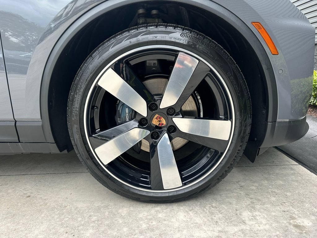 Used 2026 Porsche Macan Electric RWD image 15