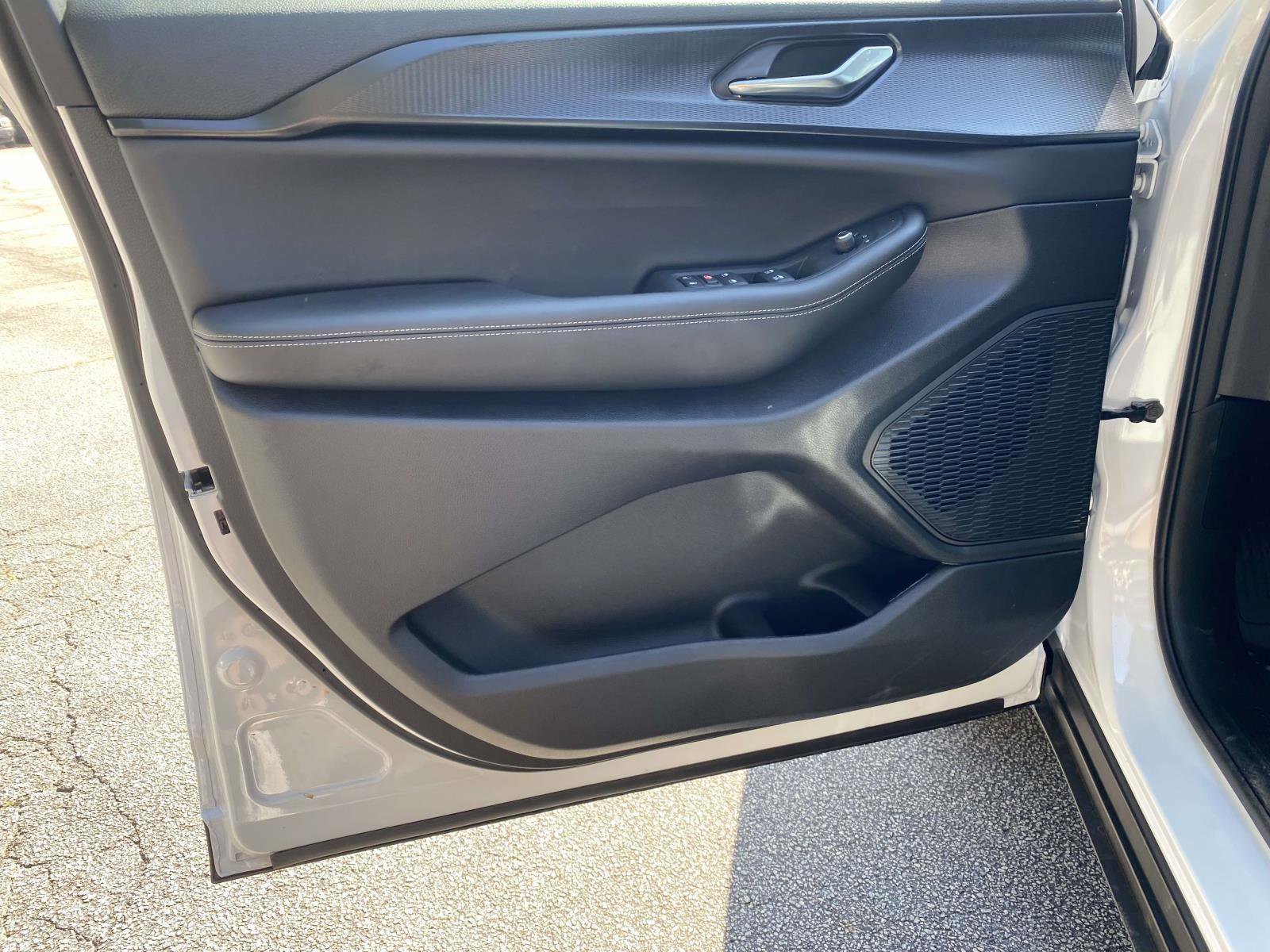 New 2025 Jeep Grand Cherokee Laredo X w/ Luxury Tech Group I image 9