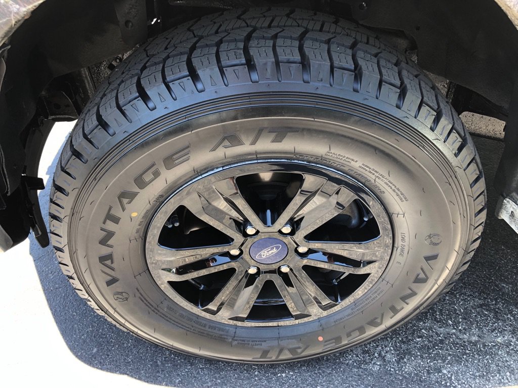 Used 2015 Ford F150 XL w/ Equipment Group 101A Mid AWD/4WD image 11