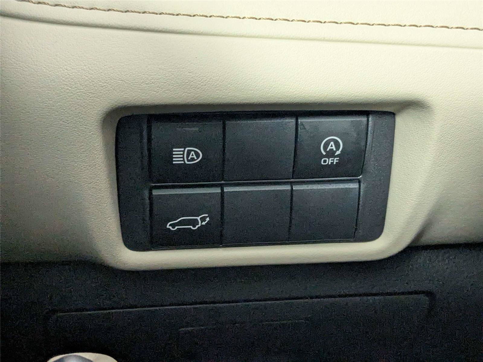 Certified 2025 Toyota Highlander XLE FWD image 18