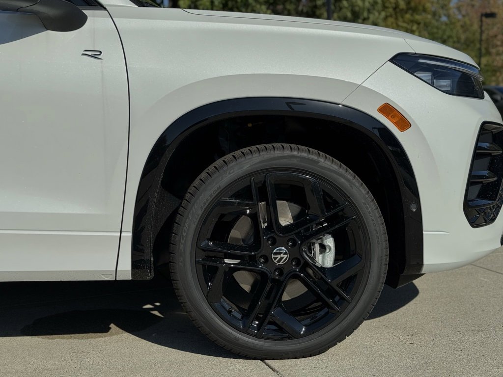 New 2025 Volkswagen Tiguan SE R-Line image 7