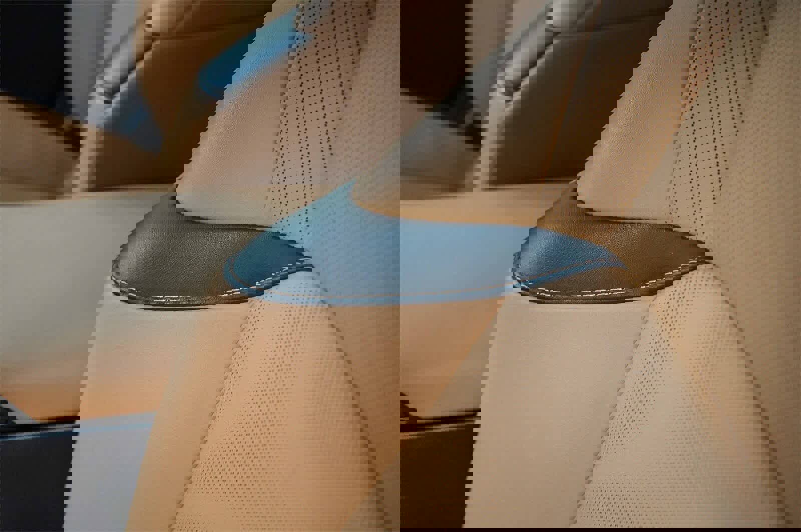 Used 2023 Lexus ES 300h w/ Premium Package image 20