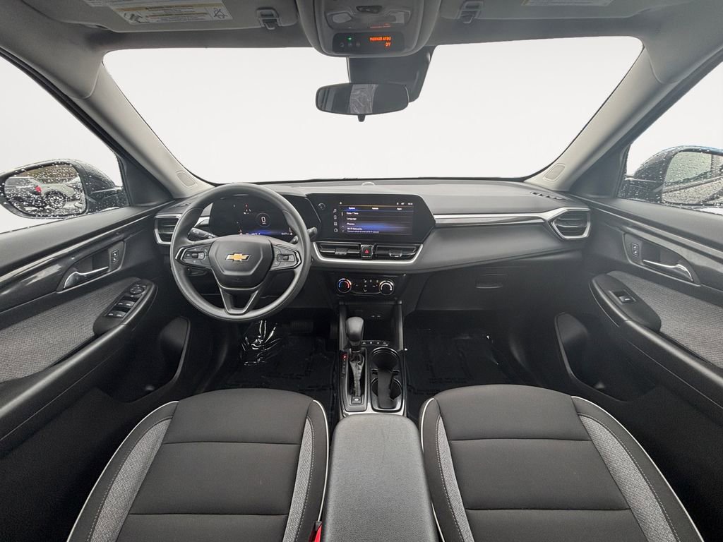 Used 2025 Chevrolet TrailBlazer LT image 13