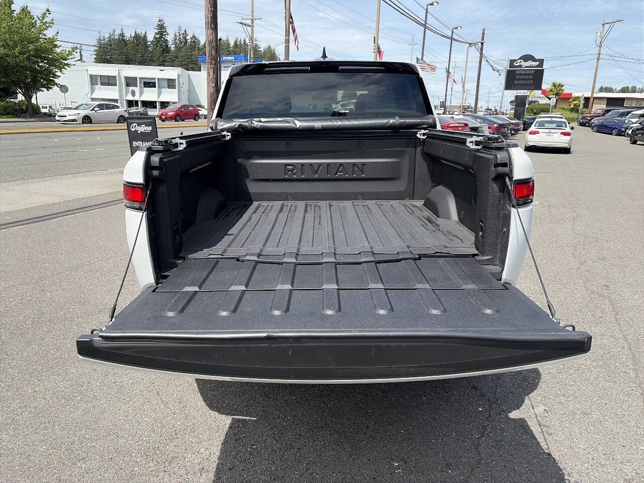 Used 2022 Rivian R1T Adventure AWD/4WD image 7