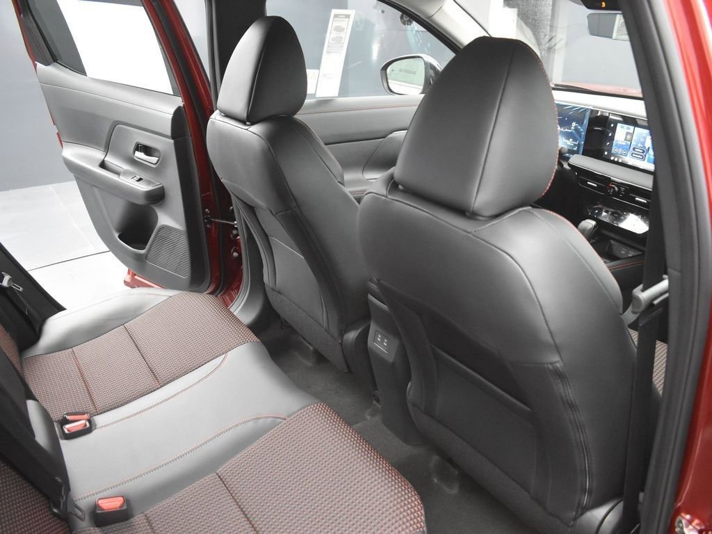 New 2026 Nissan Kicks SR w/ Illumination Package image 18
