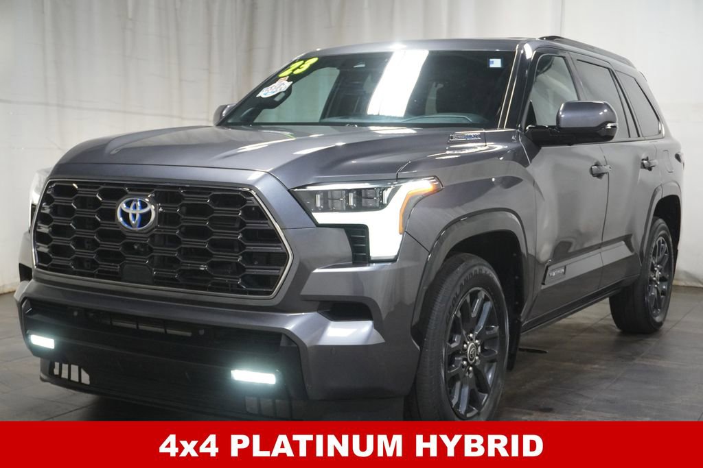Used 2023 Toyota Sequoia Platinum AWD/4WD image 2