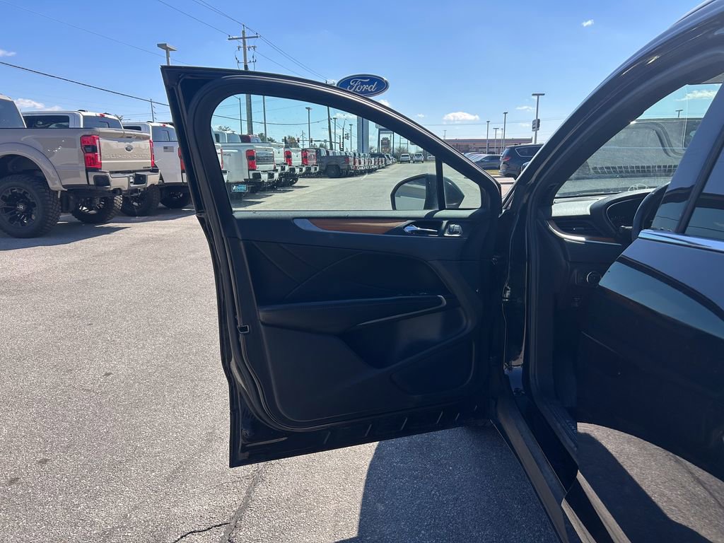 Used 2016 Lincoln MKC Reserve w/ Lincoln MKC Climate Package image 12