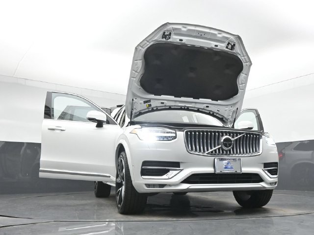 Used 2025 Volvo XC90 B5 Plus w/ Protection Package Premier AWD/4WD image 54