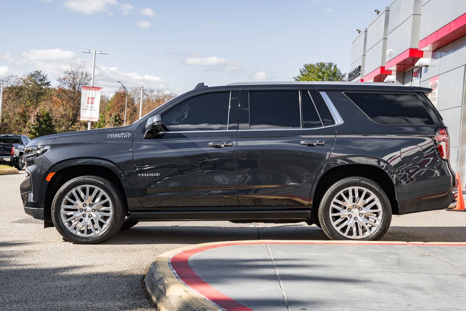 Used 2023 Chevrolet Tahoe High Country image 5
