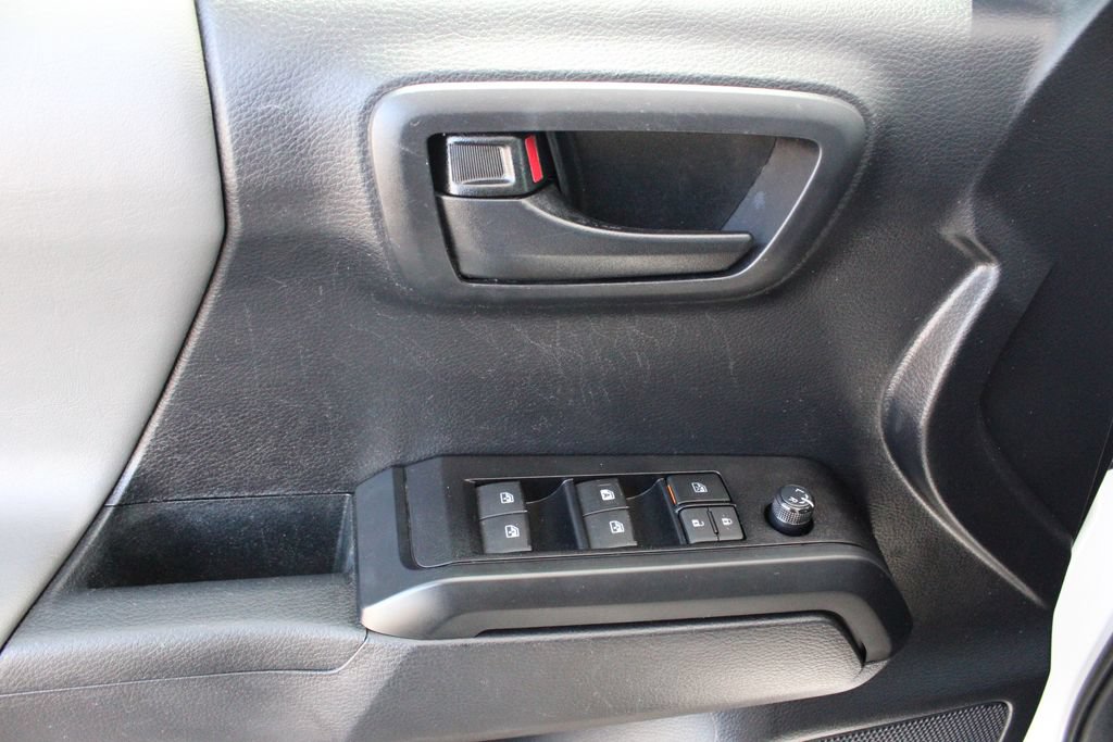 Used 2020 Toyota Tacoma SR AWD/4WD image 22