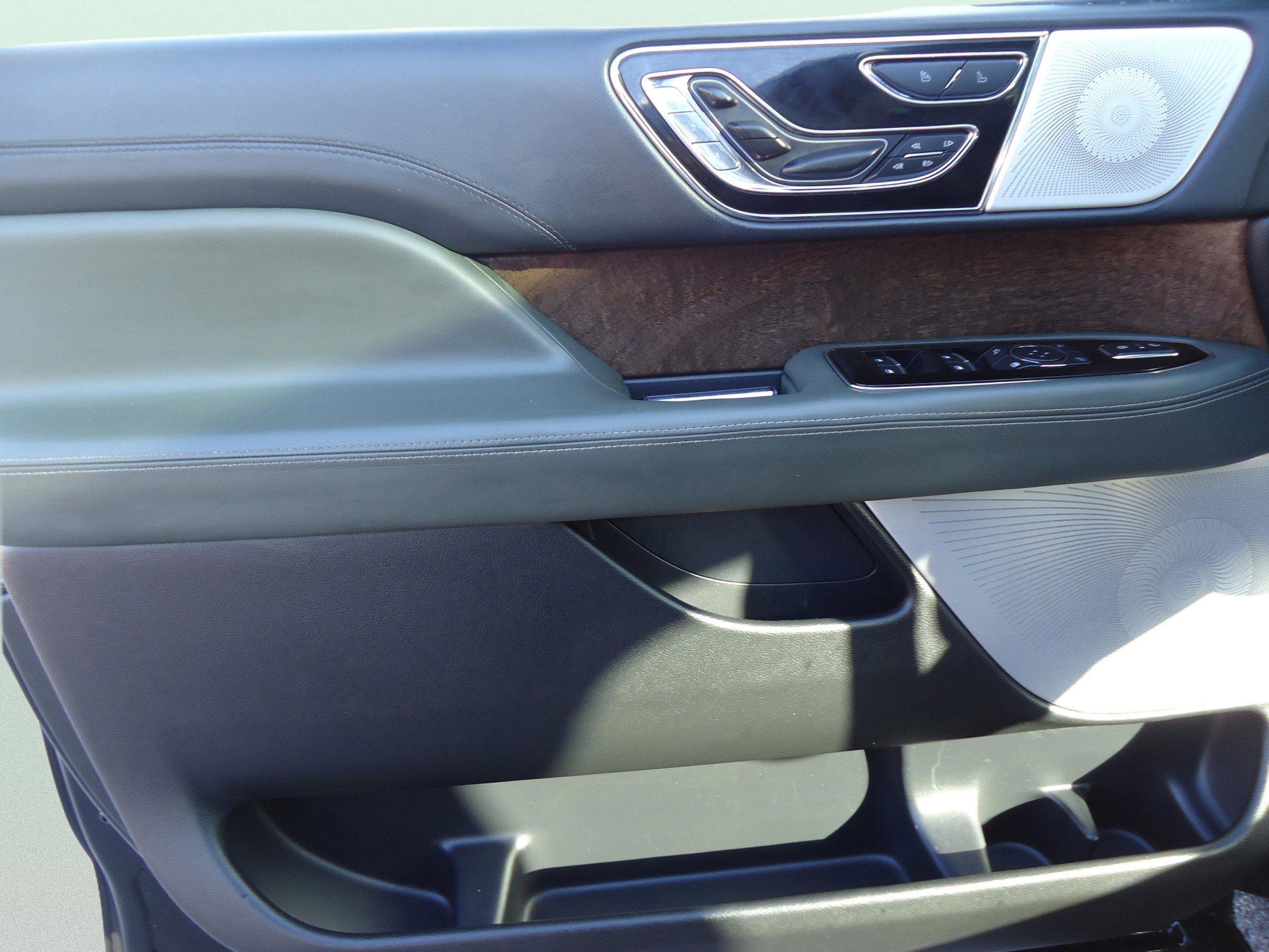 Used 2022 Lincoln Navigator L Black Label image 26