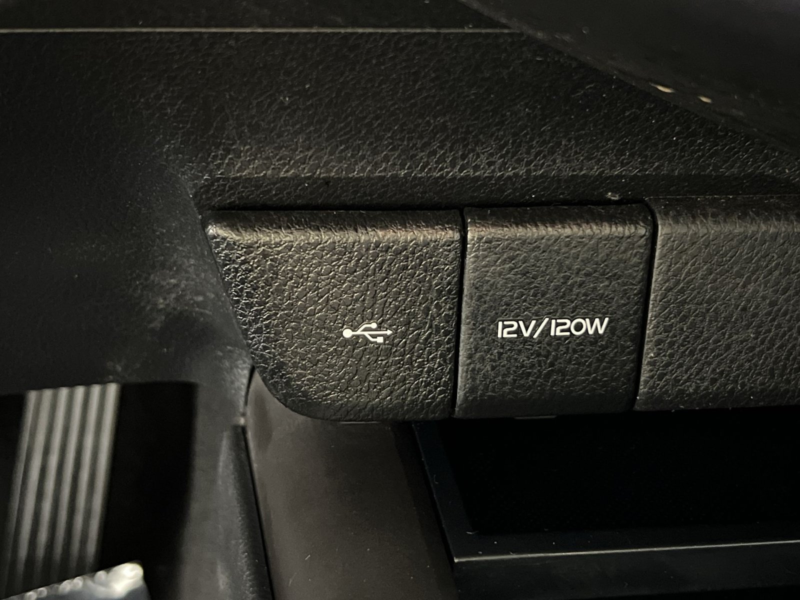 Used 2021 Toyota Camry LE FWD image 32