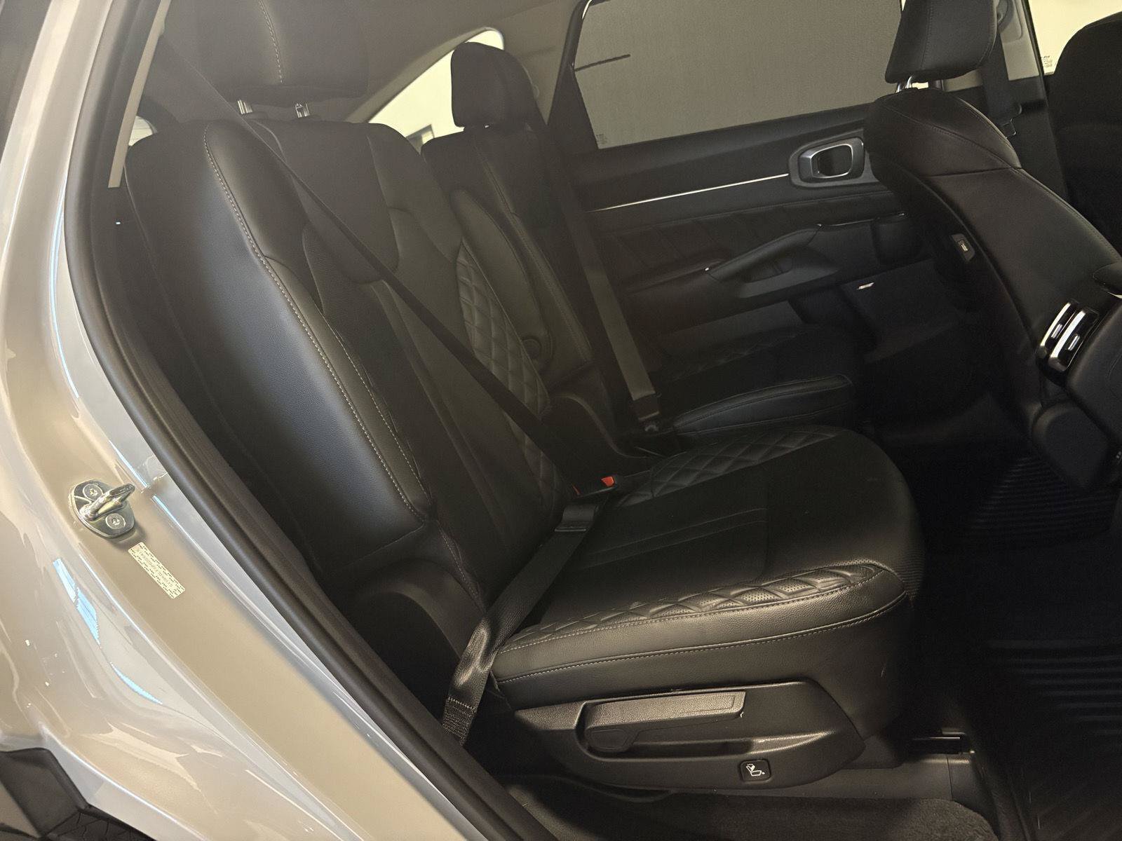 Used 2023 Kia Sorento SX Prestige AWD/4WD image 47