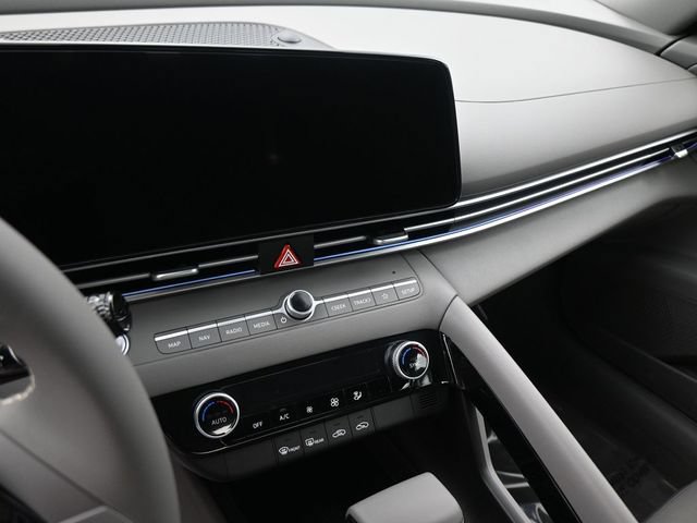 Certified 2025 Hyundai Elantra SEL FWD image 20