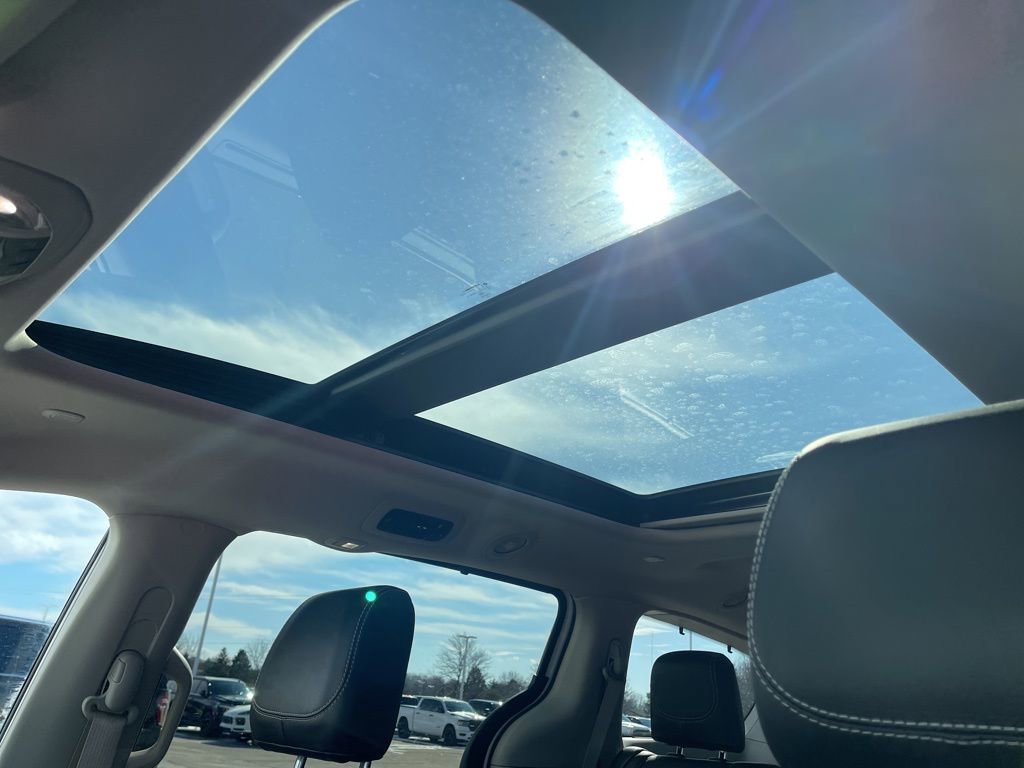 Used 2023 Chrysler Pacifica Limited image 22