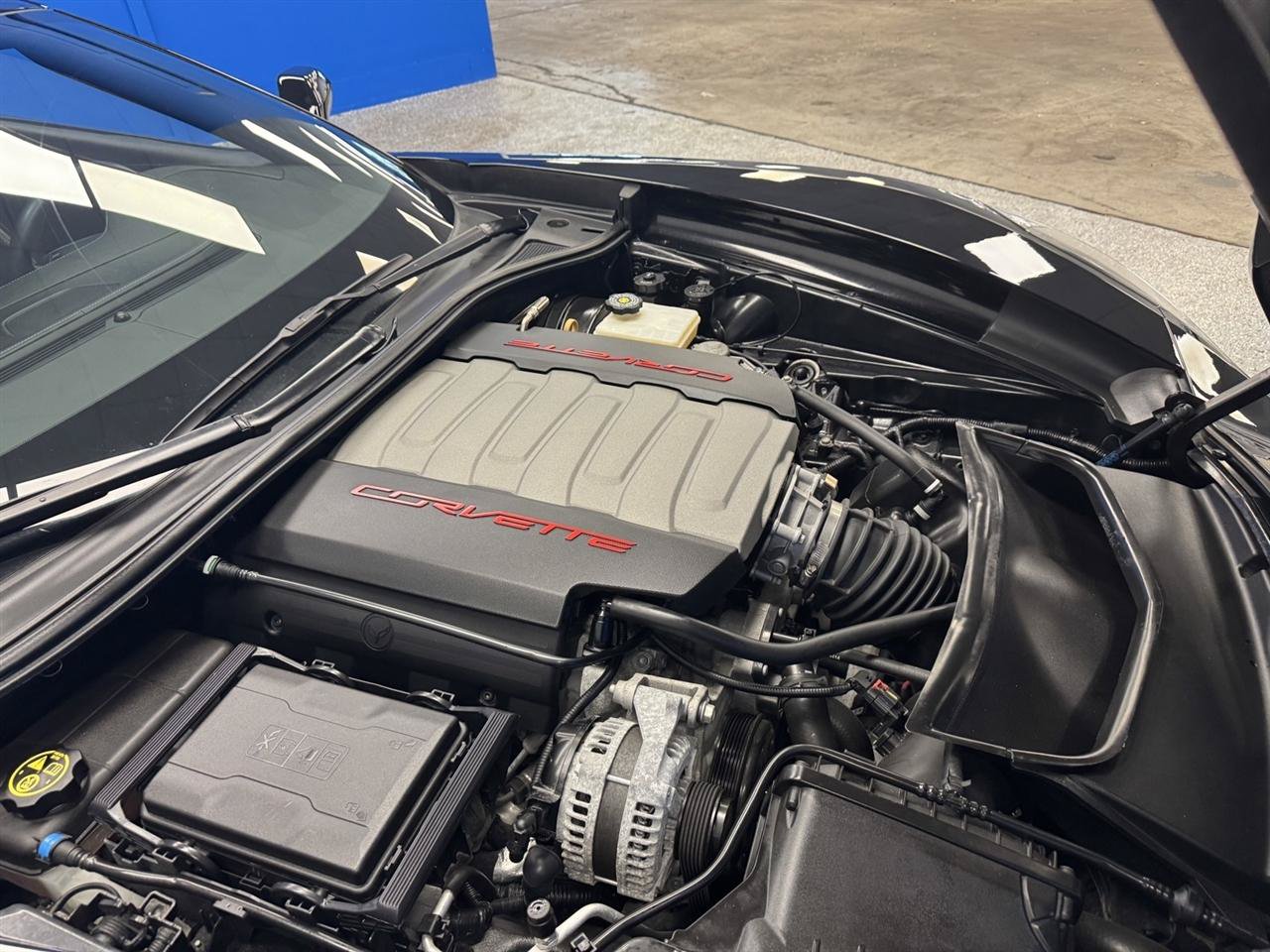 Used 2019 Chevrolet Corvette Stingray Coupe w/ 1LT RWD image 23