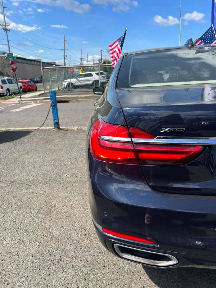Used 2016 BMW 750i xDrive image 8