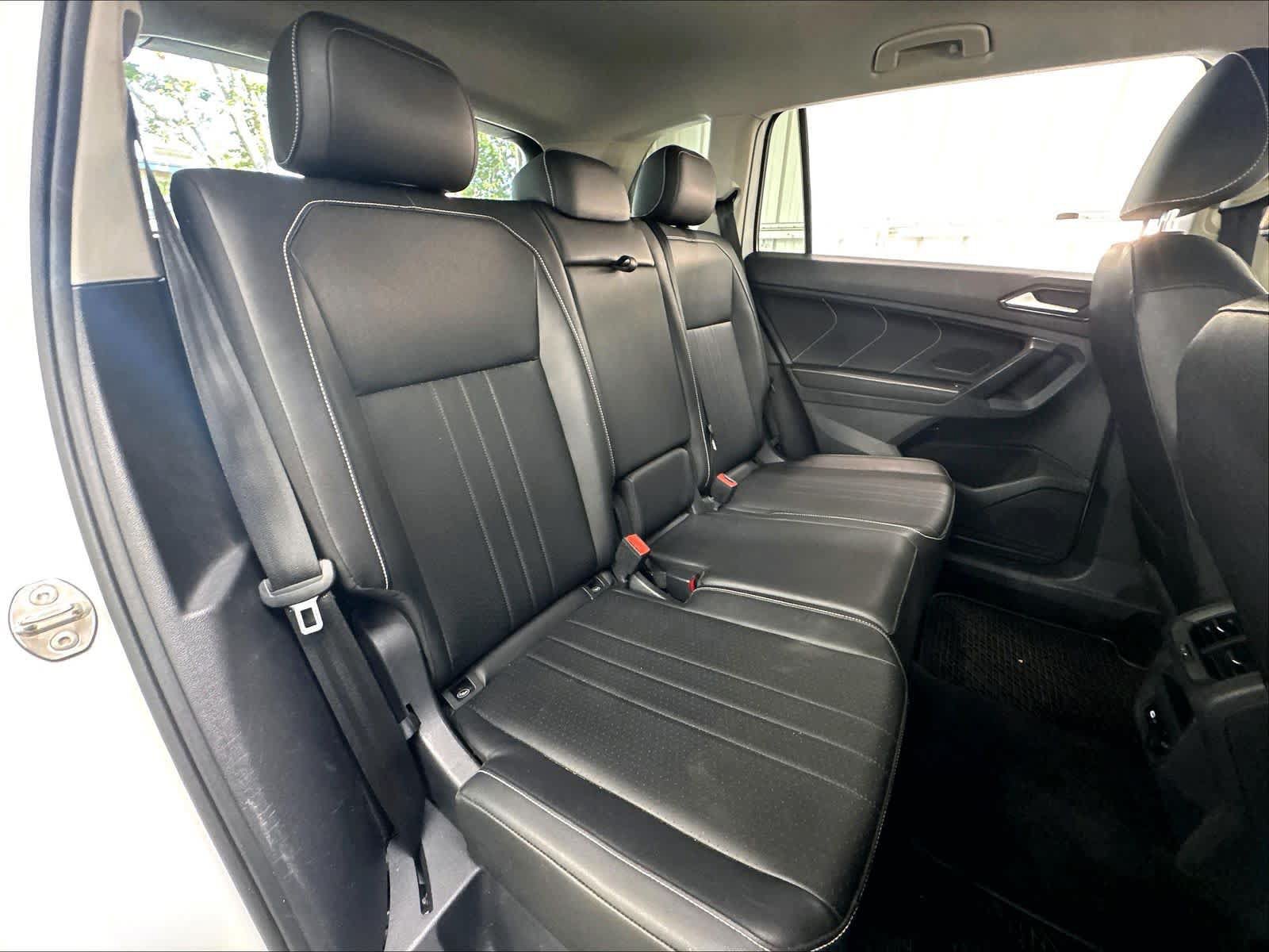 Used 2023 Volkswagen Tiguan SE AWD/4WD image 27