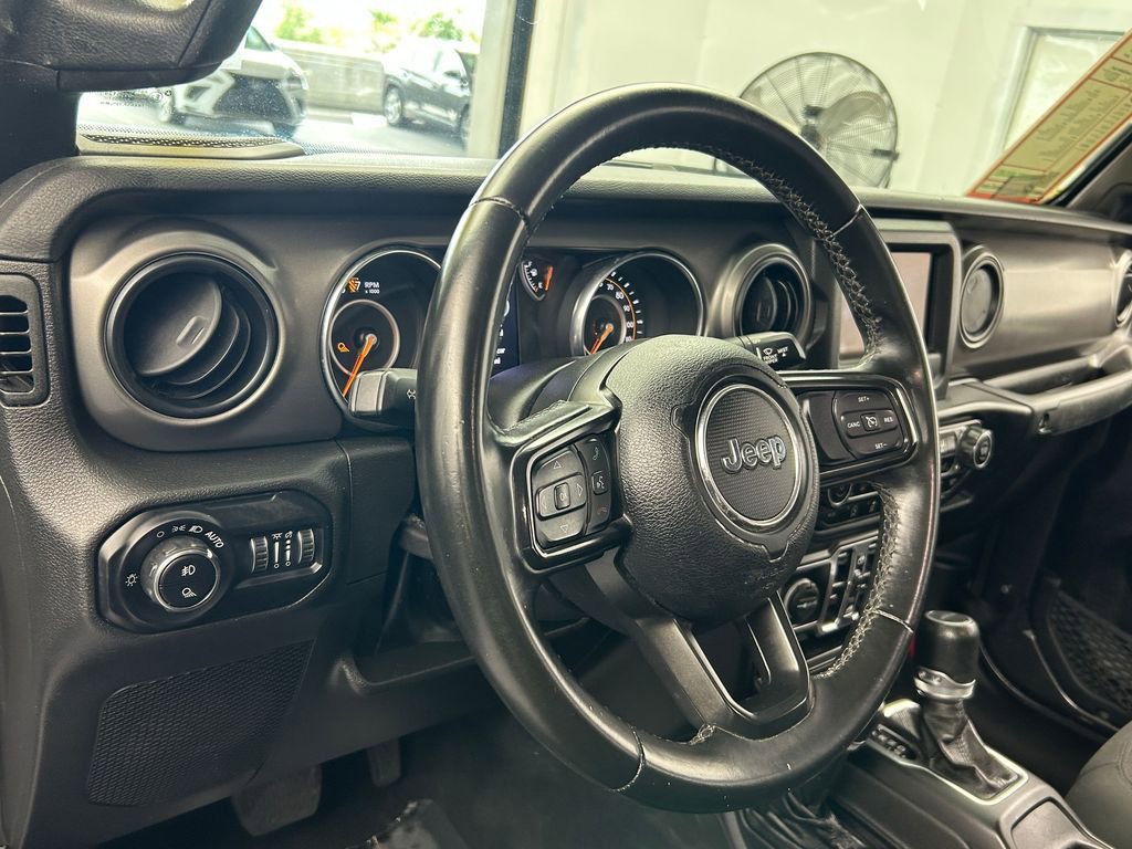 Used 2022 Jeep Gladiator Sport AWD/4WD image 14