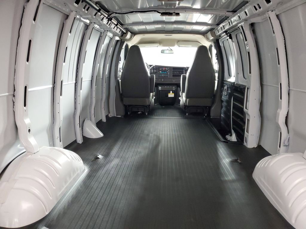 New 2026 Chevrolet Express 3500 Extended RWD image 13