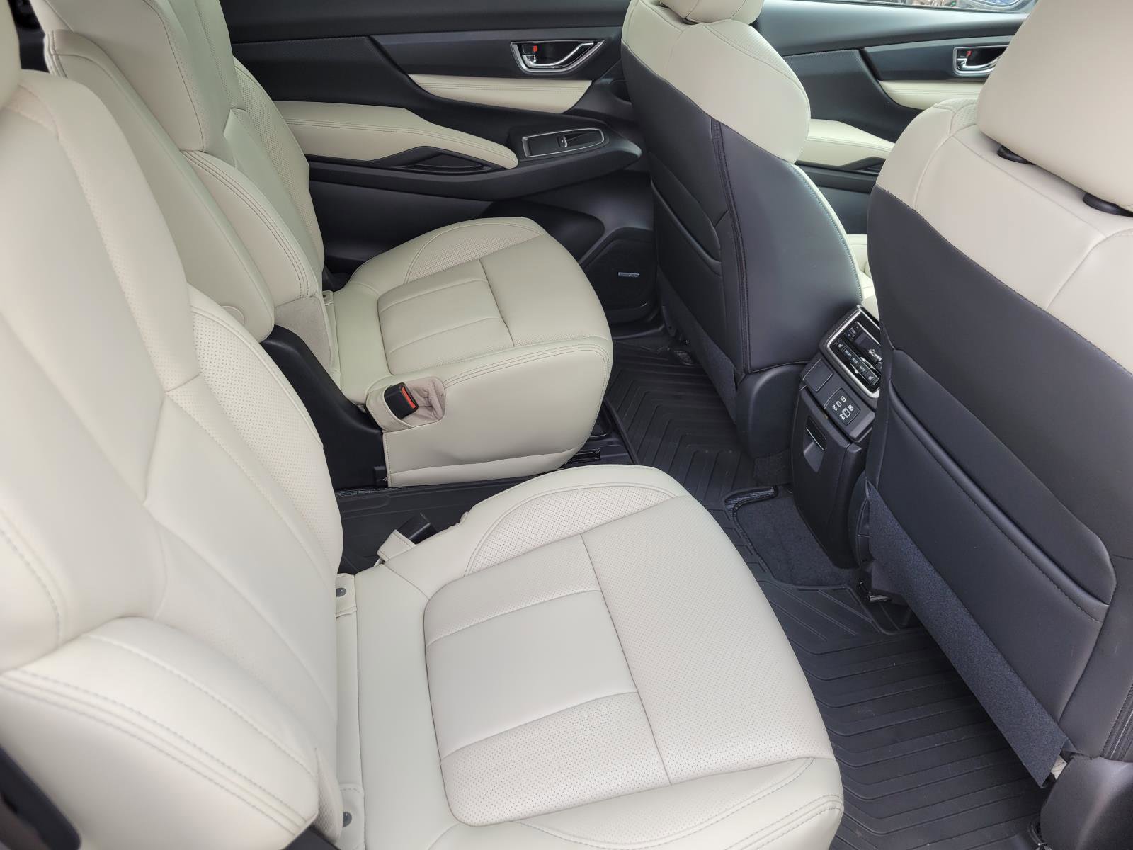 New 2026 Subaru Ascent Limited image 12