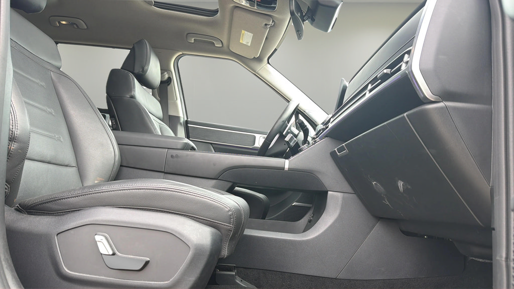 Used 2025 Hyundai Santa Fe Limited AWD/4WD image 8