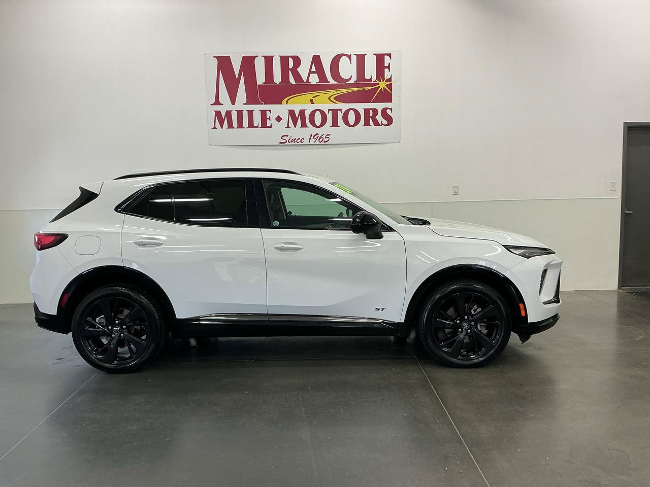 Used 2024 Buick Envision Sport Touring AWD/4WD image 6