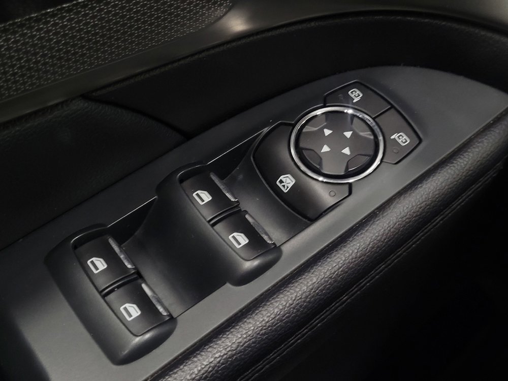 Used 2018 Ford Explorer XLT image 27