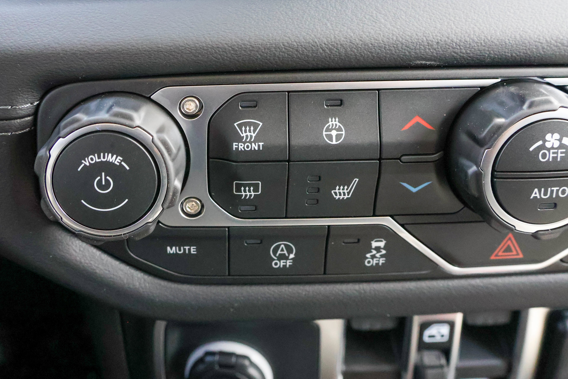 New 2026 Jeep Wrangler Unlimited Sahara AWD/4WD image 22
