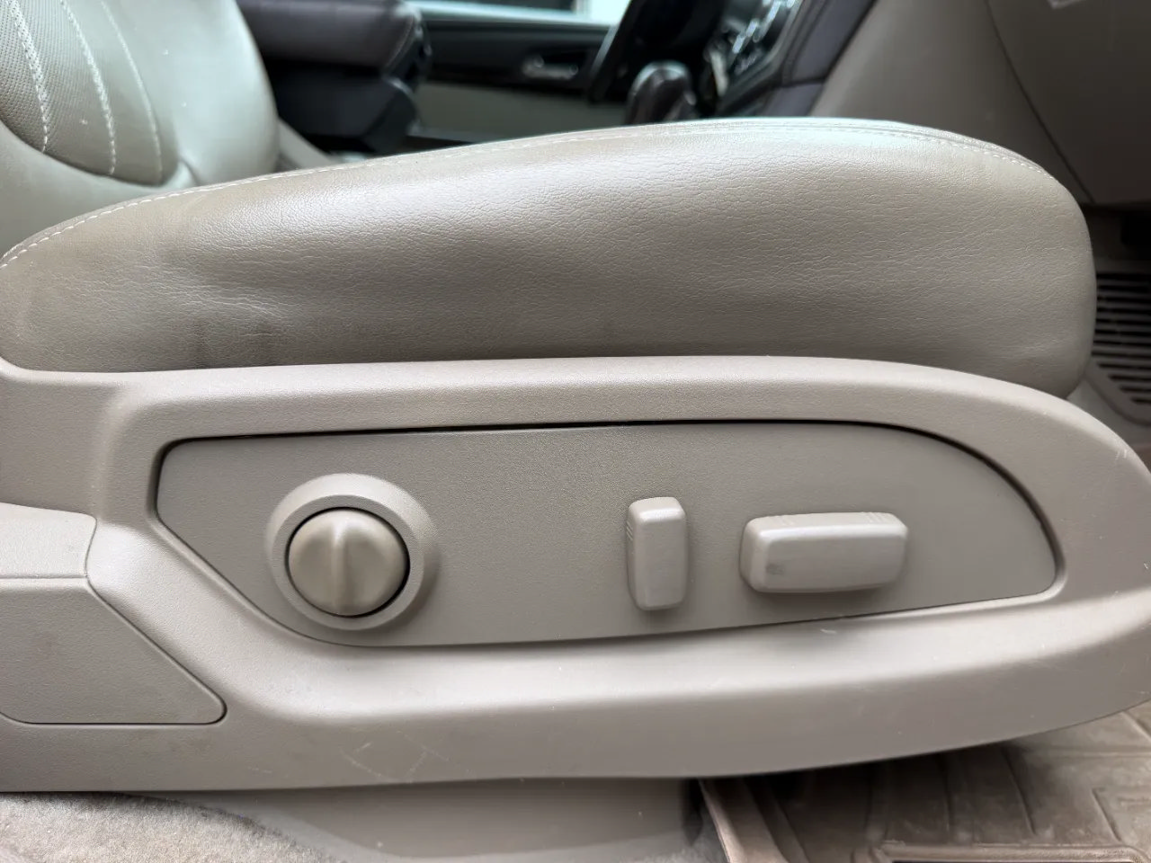 Used 2014 GMC Acadia Denali AWD/4WD image 44