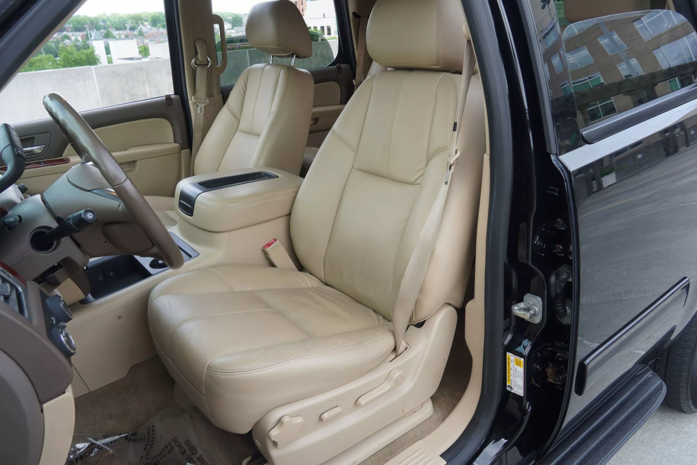 Used 2014 Chevrolet Tahoe LT image 6