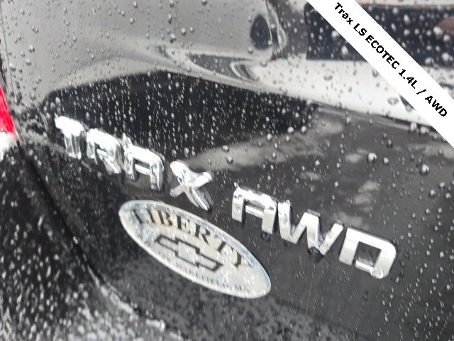 Used 2020 Chevrolet Trax LS w/ Tint and Cruise Package image 10