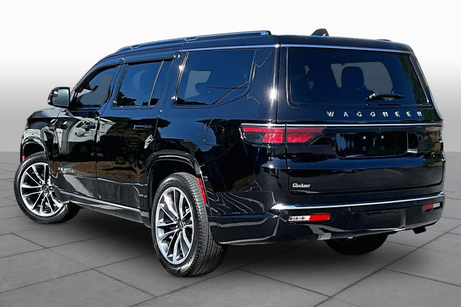 Used 2025 Jeep Wagoneer Series III w/ Premium Group I AWD/4WD image 11