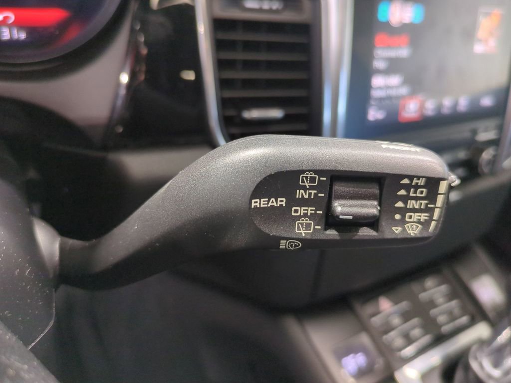 Used 2018 Porsche Macan image 30