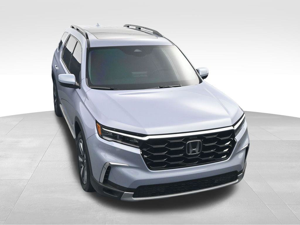 Used 2025 Honda Pilot Touring image 33