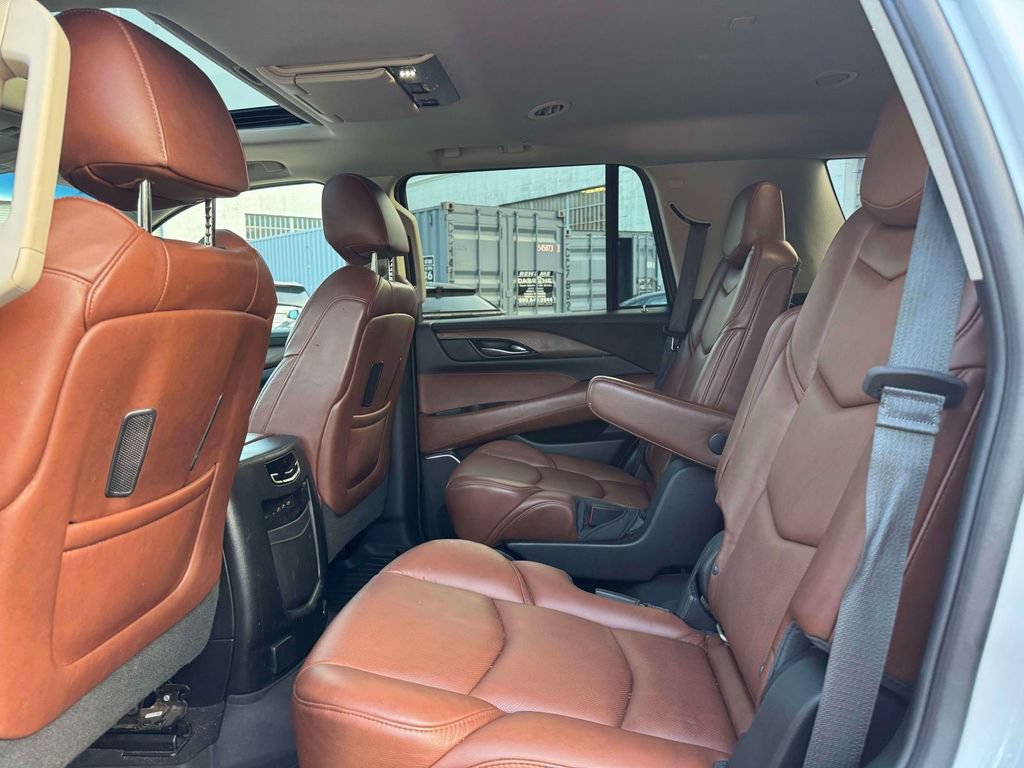 Used 2018 Cadillac Escalade Premium Luxury AWD/4WD image 14