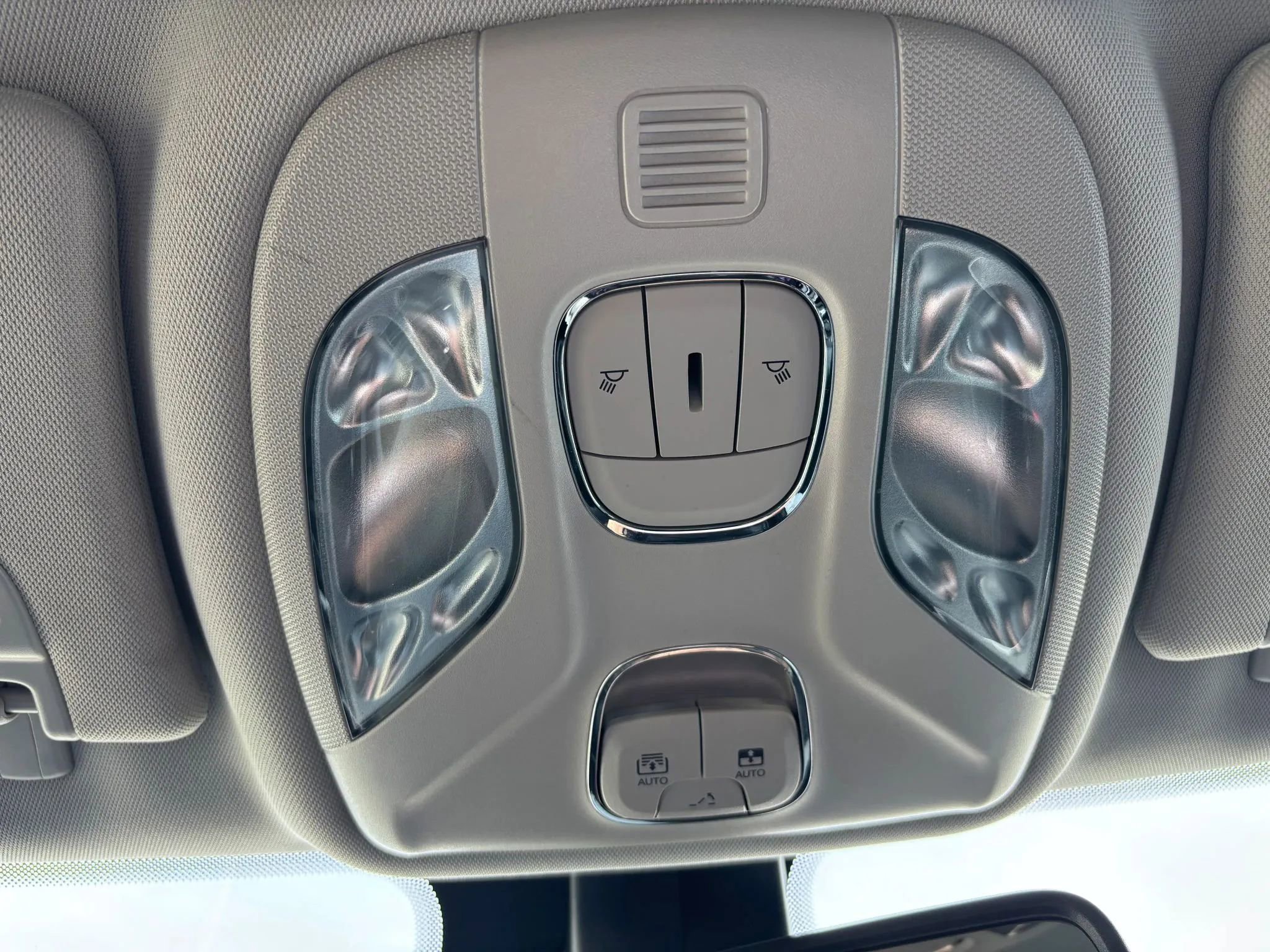 Used 2022 Jeep Compass Limited w/ Sun and Sound Group image 29