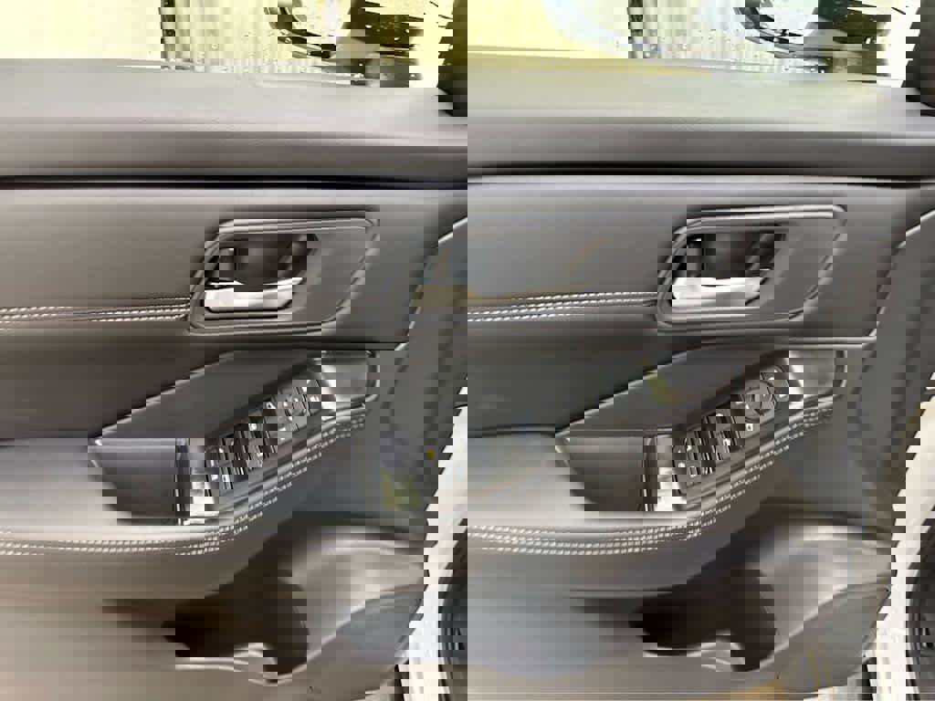 New 2026 Nissan Rogue SV image 18