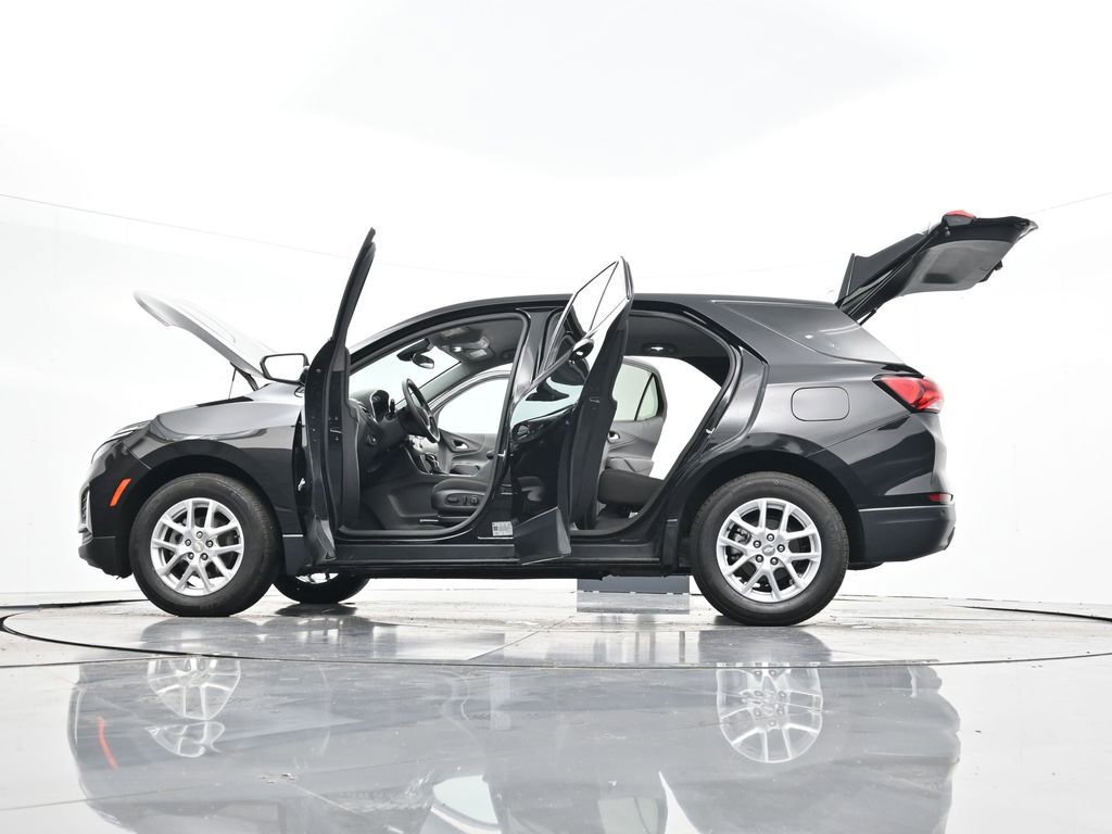 Used 2023 Chevrolet Equinox LT image 44
