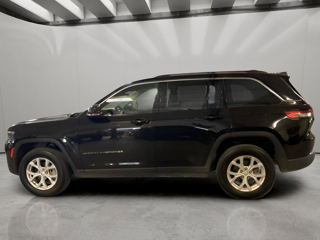 Used 2023 Jeep Grand Cherokee Limited image 8