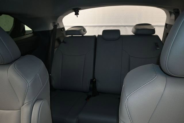 Used 2026 Toyota Sienna XLE AWD/4WD image 14