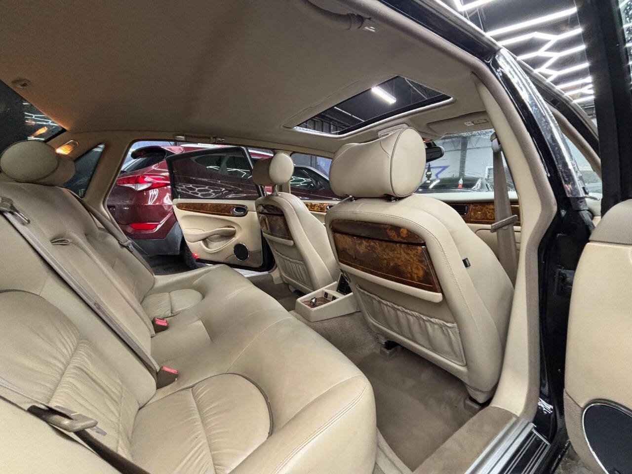 Used 2003 Jaguar XJ8 L image 11